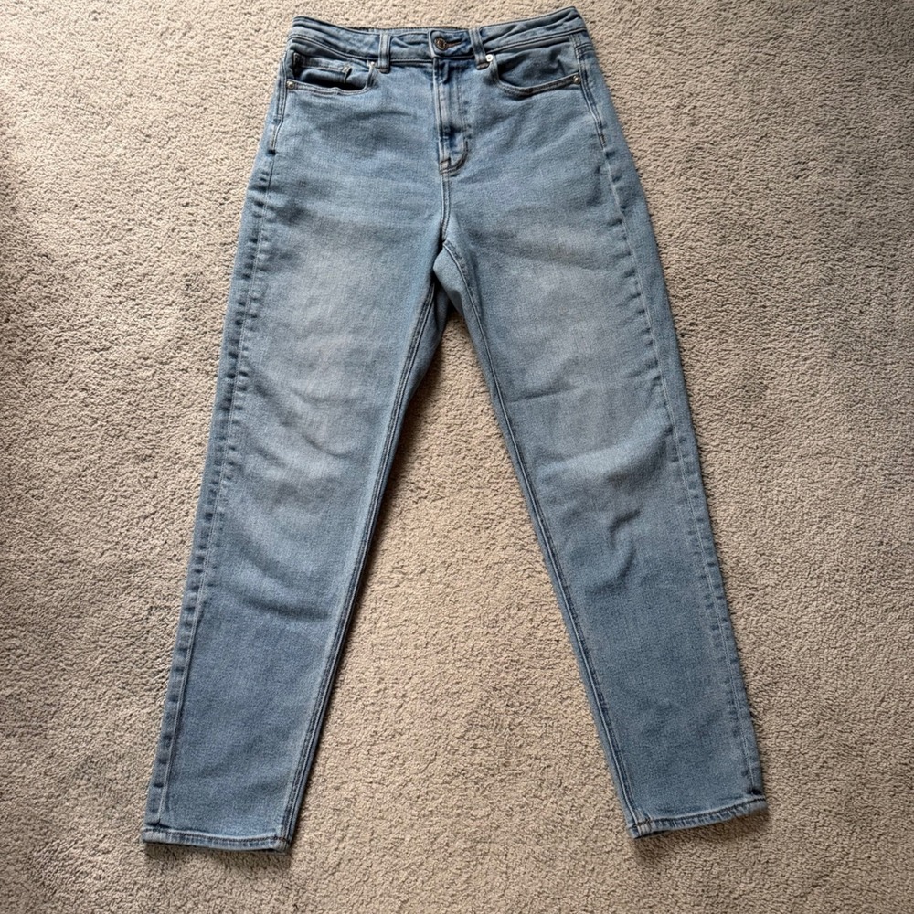 American Eagle Light Wash Mom Jeans, Size 4R